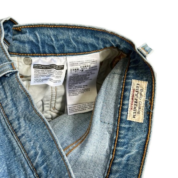 Vintage Levi's 501's Skinny Button Fly Light Wash Denim - Picture 6 of 10